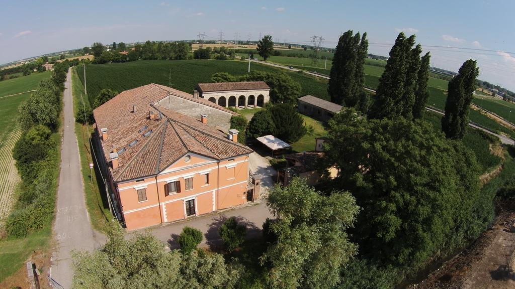 Agriturismo Corte Ponte Dei Tedeschi Guest House Ostiglia Екстериор снимка