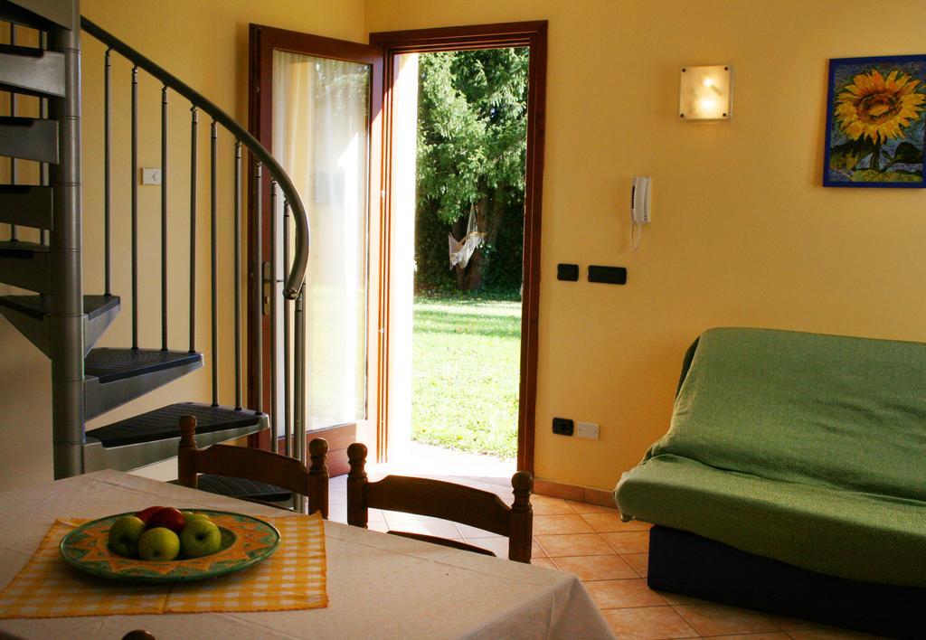 Agriturismo Corte Ponte Dei Tedeschi Guest House Ostiglia Стая снимка